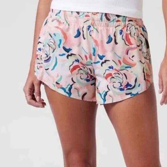 Athleta Pants - Athleta printed hustle 3” shorts